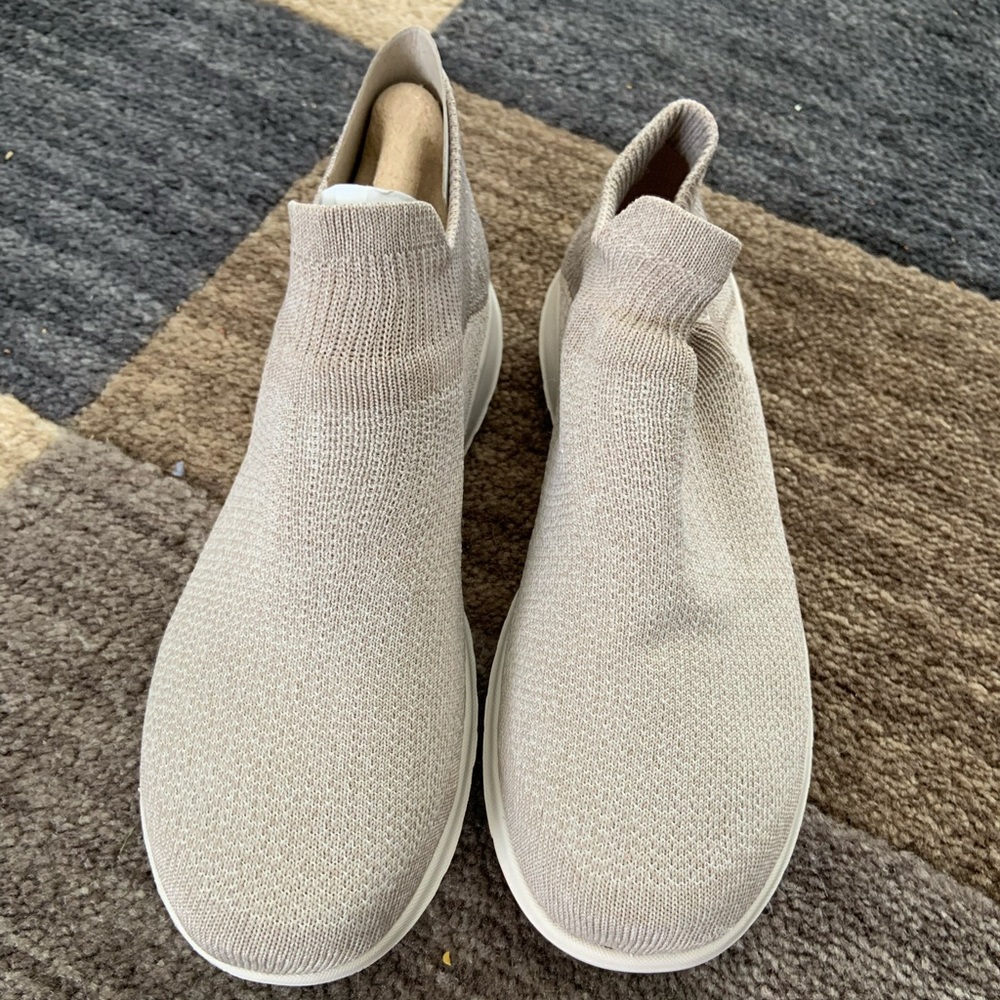 Sketchers shoes